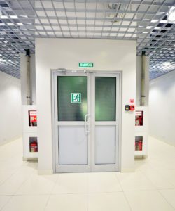 Противопожарная дверь для эвакуационных выходов / серия FRM33376 Противопожарная дверь для эвакуационных выходов / серия FRM33376